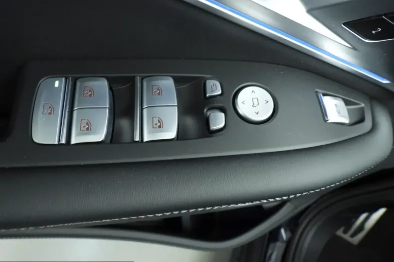 BMW XM (Seria X) din 2025 cu 11.000 km - oferta BMW226501 - foto 21
