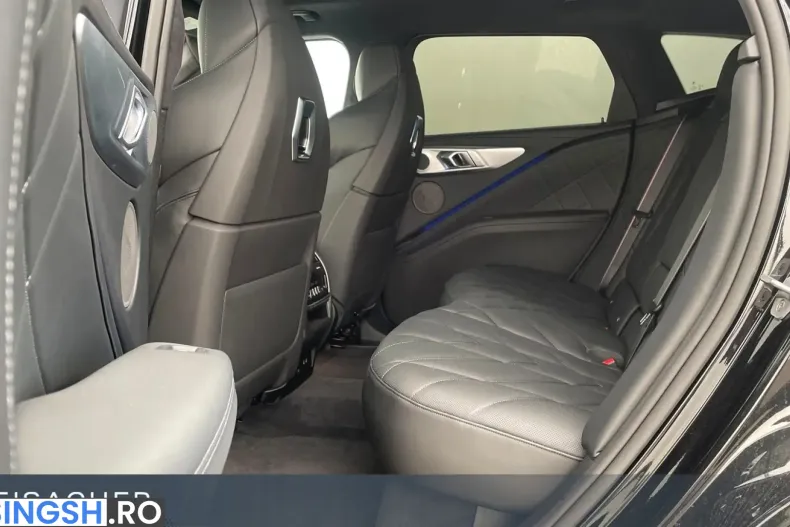 BMW XM (Seria X) din 2025 cu 9.816 km - oferta BMW226508 - foto 7