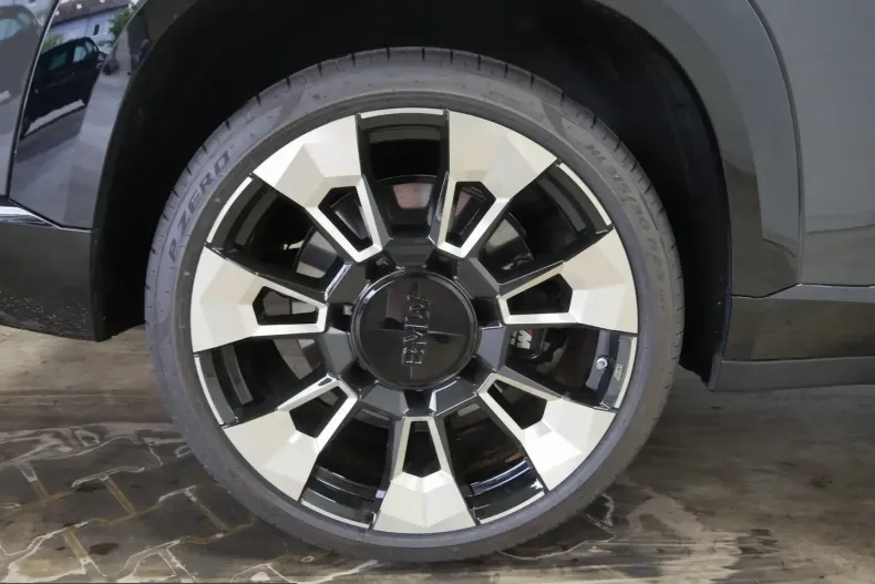 BMW XM (Seria X) din 2025 cu 7.100 km - oferta BMW226509 - foto 6