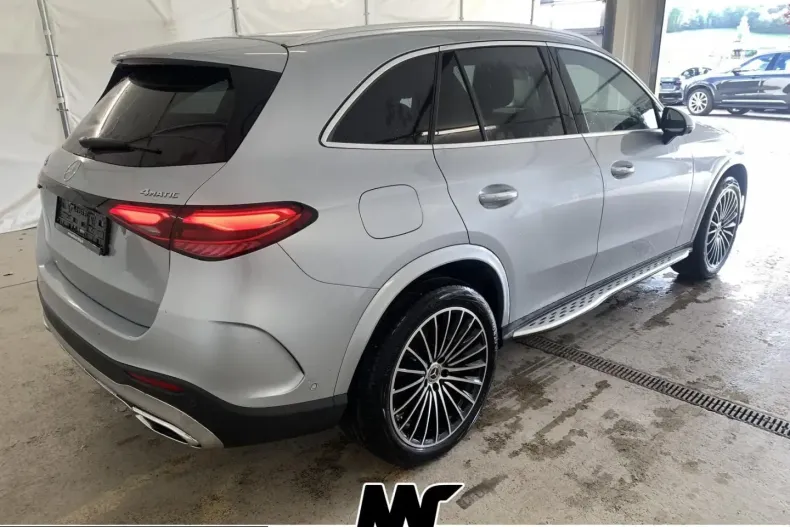 Mercedes-Benz GLC 400 (Clasa GLC) din 2023 cu 18.066 km - oferta MER226515 - foto 4