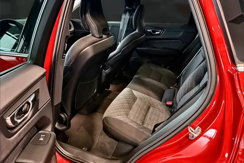 Volvo XC60 din 2022 cu 109.000 km - oferta VOL226530 - foto 13