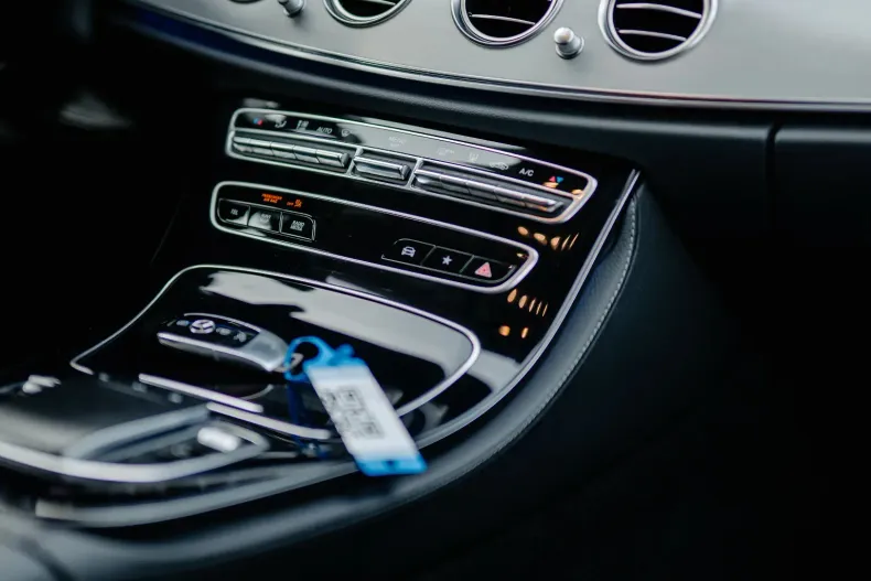 Mercedes-Benz E (Clasa E) din 2020 cu 123.990 km - oferta MER226563 - foto 17