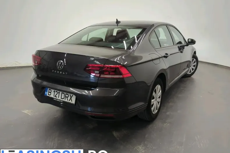 Volkswagen Passat din 2021 cu 69.561 km - oferta VOL226566 - foto 2