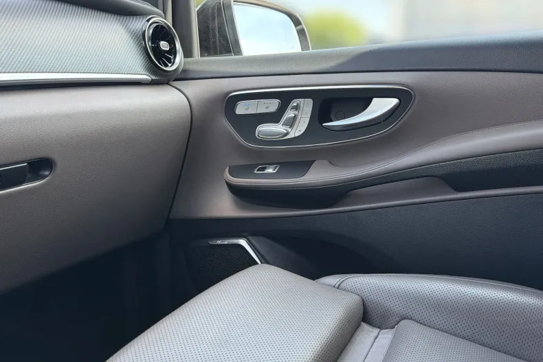 Mercedes-Benz V (Clasa V) din 2023 cu 27.000 km - oferta MER226574 - foto 26