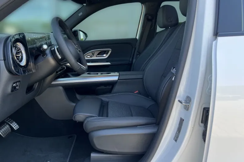Mercedes-Benz GLB (Clasa GLB) din 2026 cu 10 km - oferta MER226575 - foto 12