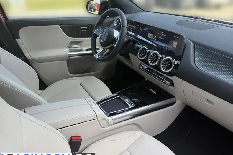Mercedes-Benz GLA (Clasa GLA) din 2025 cu 3.500 km - oferta MER226586 - foto 12