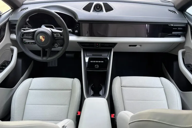 Porsche Macan din 2026 cu 12.000 km - oferta POR226600 - foto 9