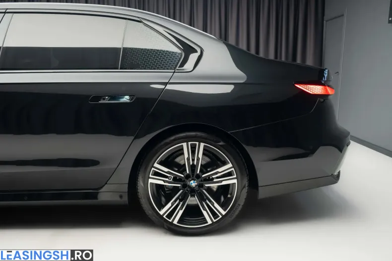 BMW 740d (Seria 7) din 2025 cu 10.000 km - oferta BMW226609 - foto 10