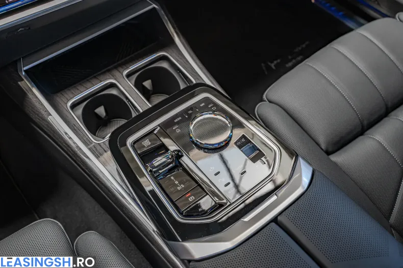 BMW 740d (Seria 7) din 2026 cu 24 km - oferta BMW226632 - foto 30