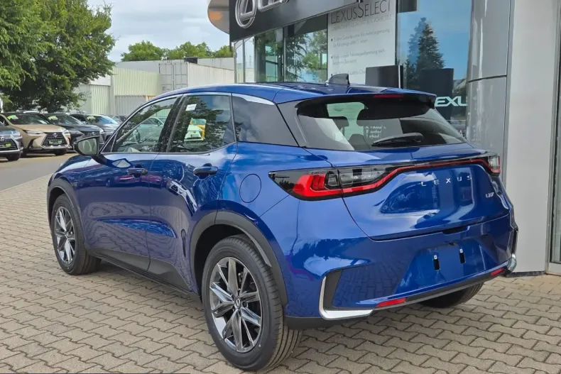 Lexus LBX din 2025 cu 3.500 km - oferta LEX226650 - foto 3
