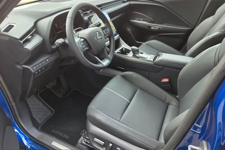 Lexus LBX din 2025 cu 3.500 km - oferta LEX226650 - foto 5
