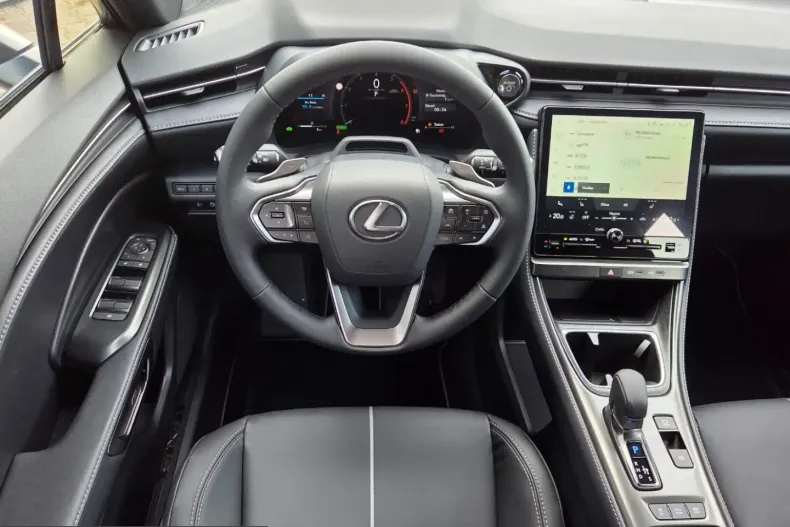 Lexus LBX din 2025 cu 3.500 km - oferta LEX226650 - foto 6