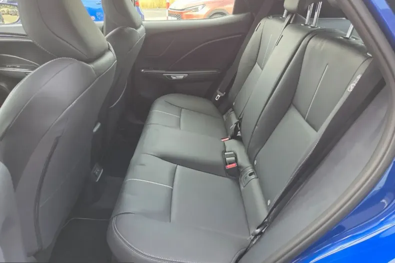 Lexus LBX din 2025 cu 3.500 km - oferta LEX226650 - foto 7