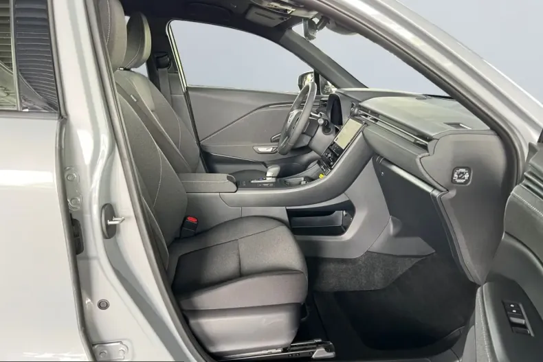 Lexus LBX din 2025 cu 10.900 km - oferta LEX226651 - foto 18