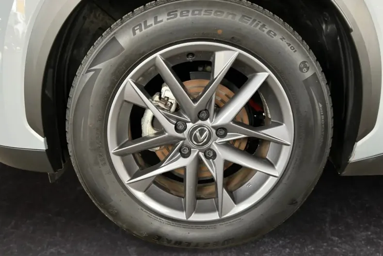Lexus LBX din 2025 cu 10.900 km - oferta LEX226651 - foto 19