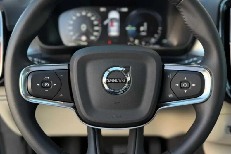 Volvo XC40 din 2020 cu 101.000 km - oferta VOL226659 - foto 22