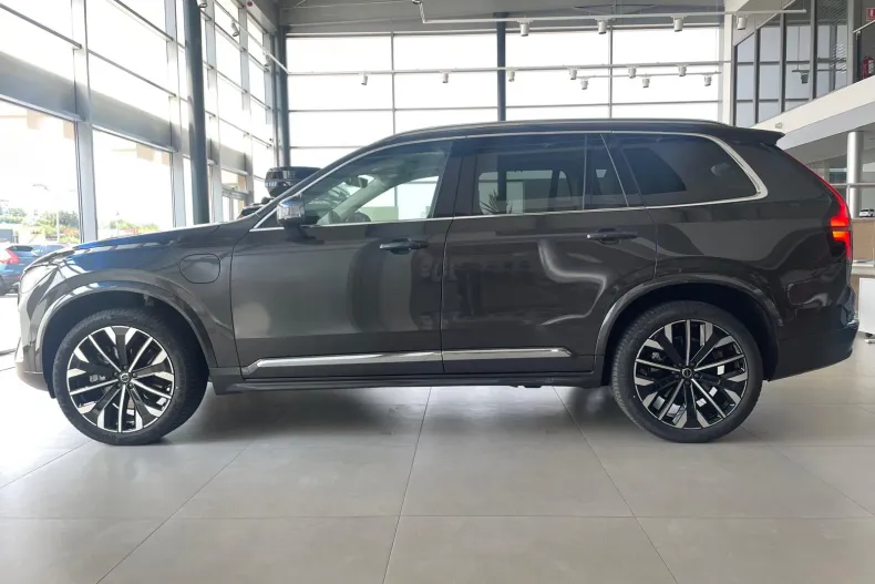 Volvo XC90 din 2025 cu 2.000 km - oferta VOL226664 - foto 8