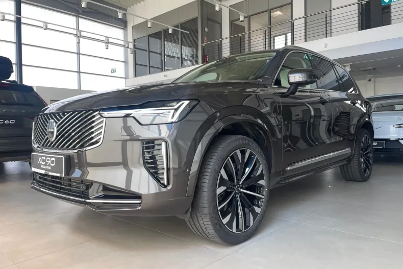 Volvo XC90 din 2025 cu 2.000 km - oferta VOL226664 - foto 9