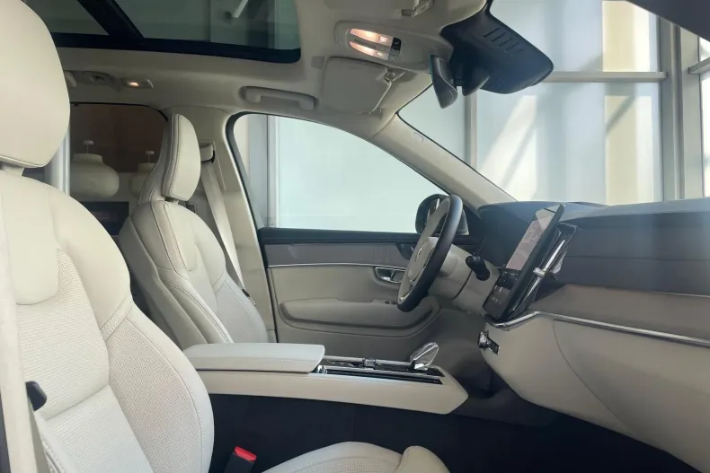 Volvo XC90 din 2025 cu 2.000 km - oferta VOL226664 - foto 10