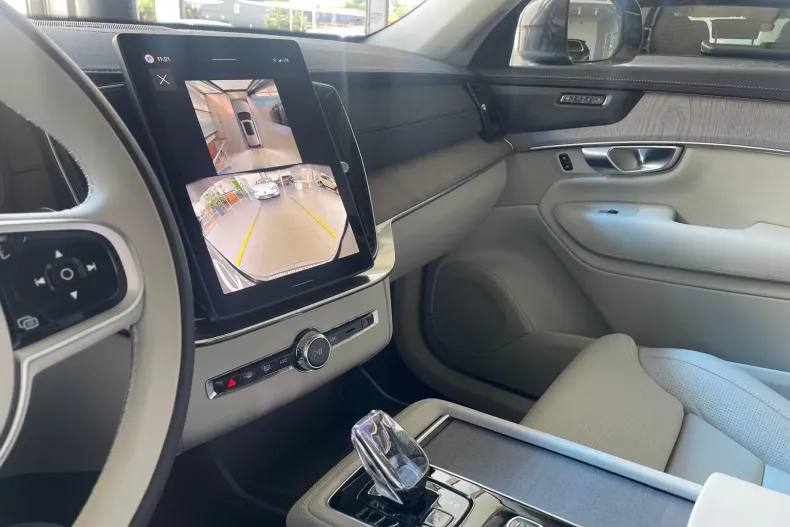 Volvo XC90 din 2025 cu 2.000 km - oferta VOL226664 - foto 16
