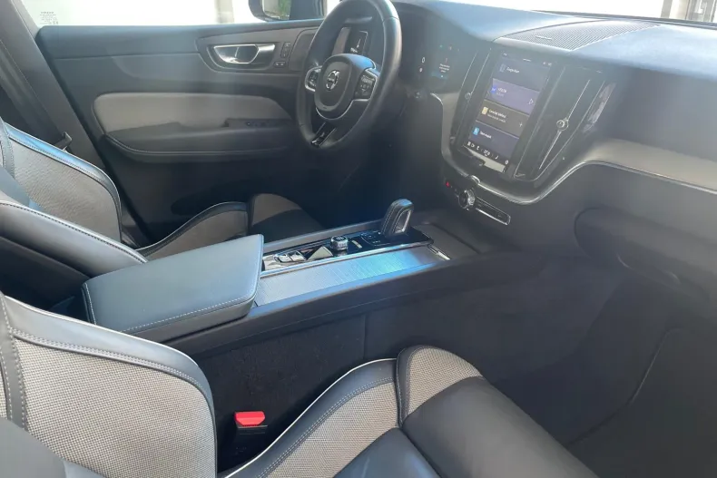 Volvo XC60 din 2022 cu 73.000 km - oferta VOL226665 - foto 11