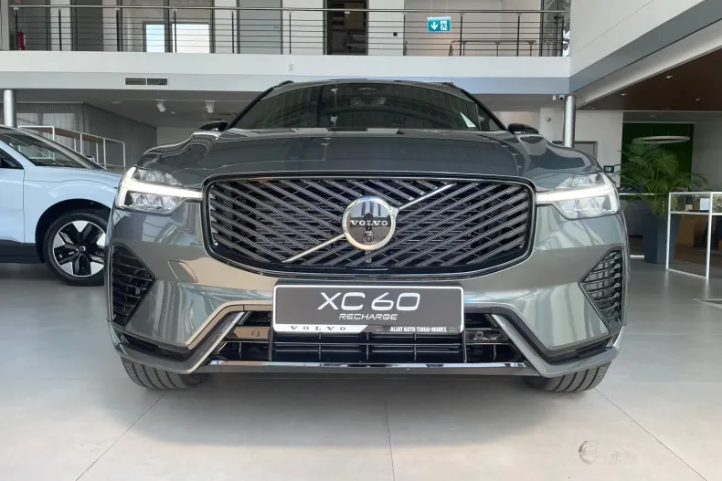 Volvo XC60 din 2026 cu 9 km - oferta VOL226666 - foto 2