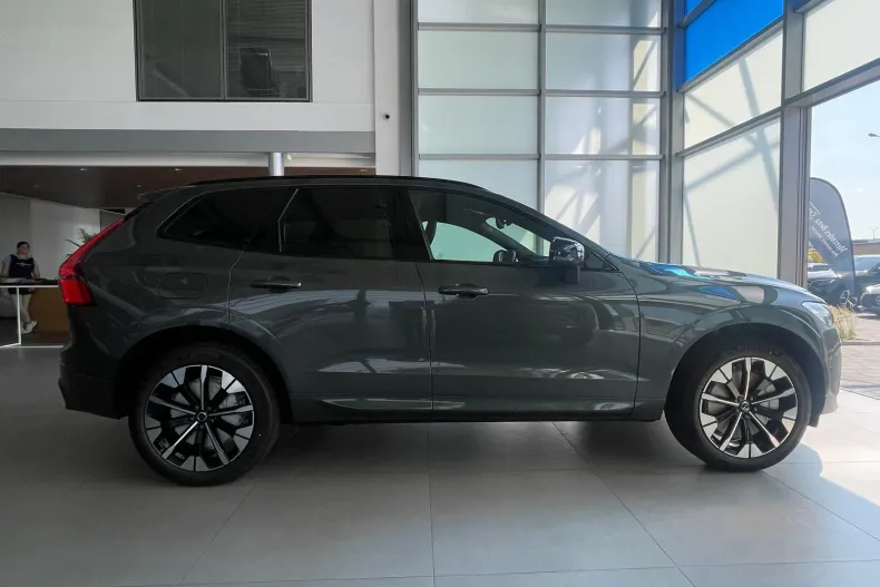 Volvo XC60 din 2026 cu 9 km - oferta VOL226666 - foto 4