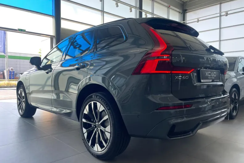 Volvo XC60 din 2026 cu 9 km - oferta VOL226666 - foto 7