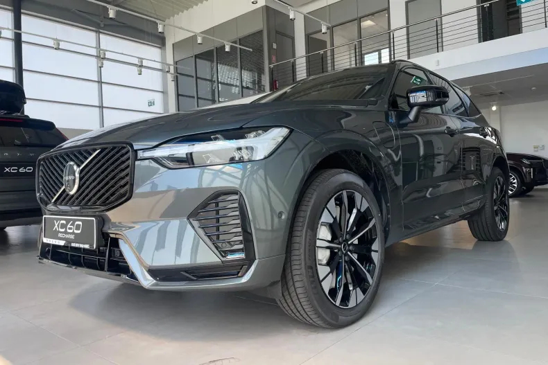 Volvo XC60 din 2026 cu 9 km - oferta VOL226666 - foto 9