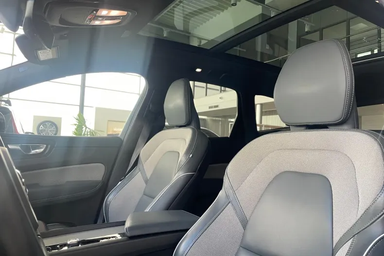 Volvo XC60 din 2021 cu 93.000 km - oferta VOL226667 - foto 13