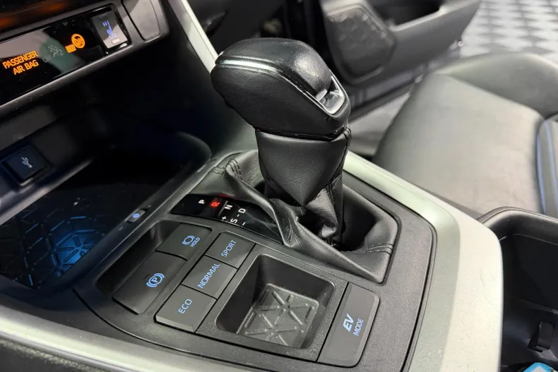 Toyota RAV4 din 2022 cu 136.180 km - oferta TOY226687 - foto 12