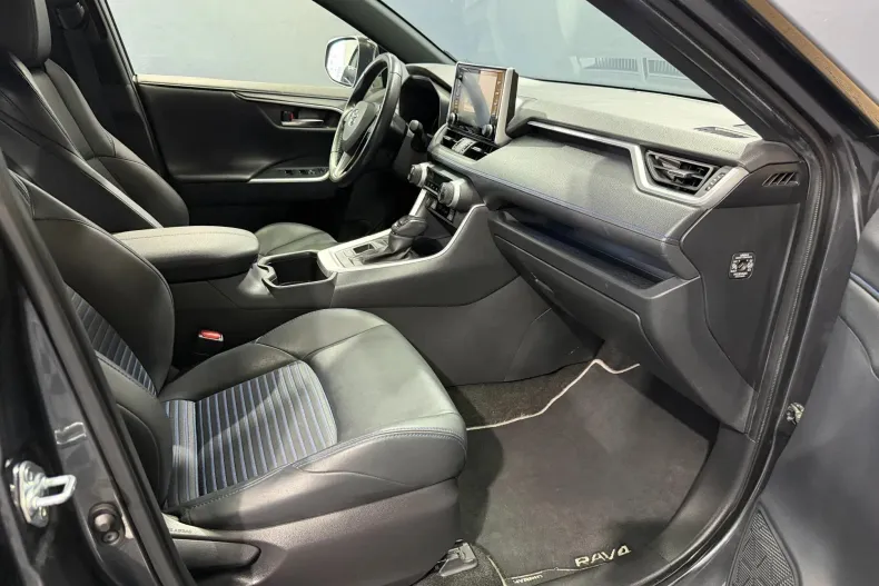 Toyota RAV4 din 2022 cu 136.180 km - oferta TOY226687 - foto 15