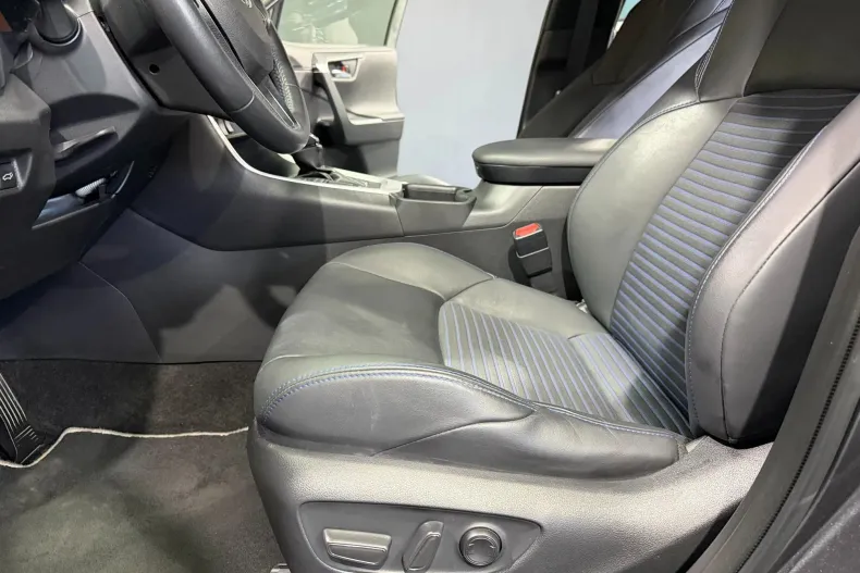 Toyota RAV4 din 2022 cu 136.180 km - oferta TOY226687 - foto 21