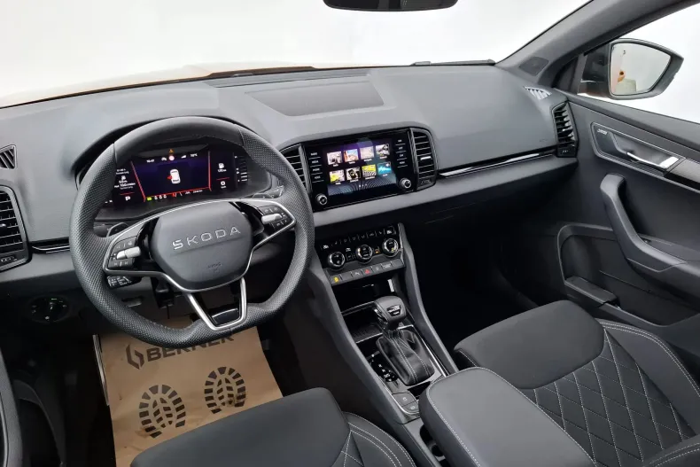 Skoda Karoq din 2025 cu 9.500 km - oferta SKO226697 - foto 5