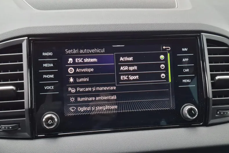 Skoda Karoq din 2025 cu 9.500 km - oferta SKO226697 - foto 25