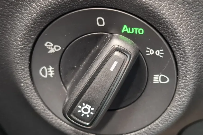 Skoda Karoq din 2025 cu 9.500 km - oferta SKO226697 - foto 35