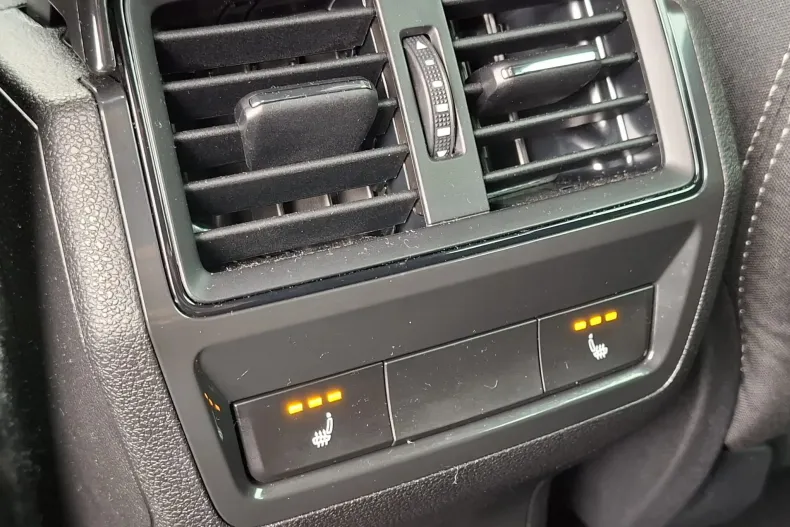 Skoda Karoq din 2025 cu 9.500 km - oferta SKO226697 - foto 39