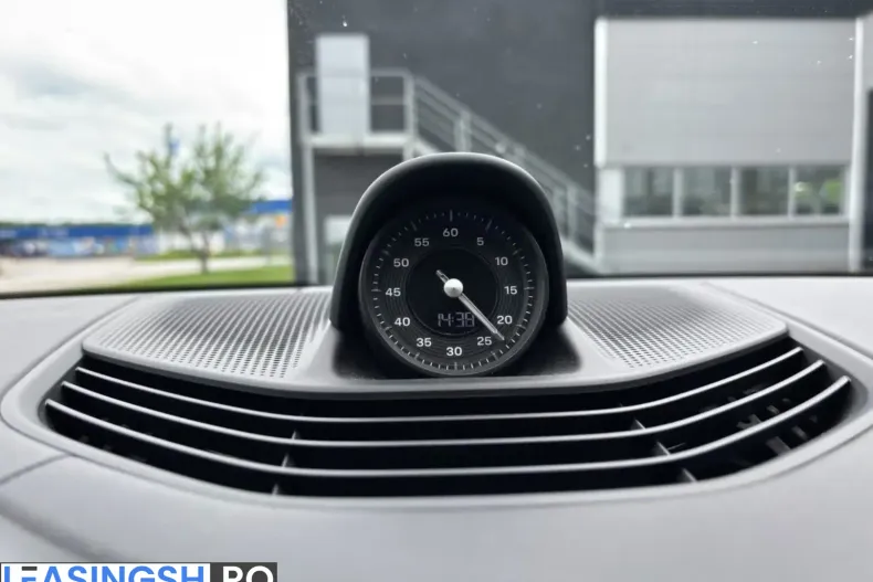 Porsche Taycan din 2023 cu 64.400 km - oferta POR226698 - foto 18