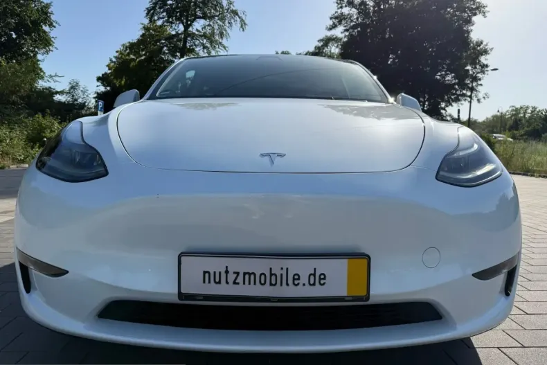 Tesla Model Y din 2024 cu 42.720 km - oferta TES226701 - foto 2