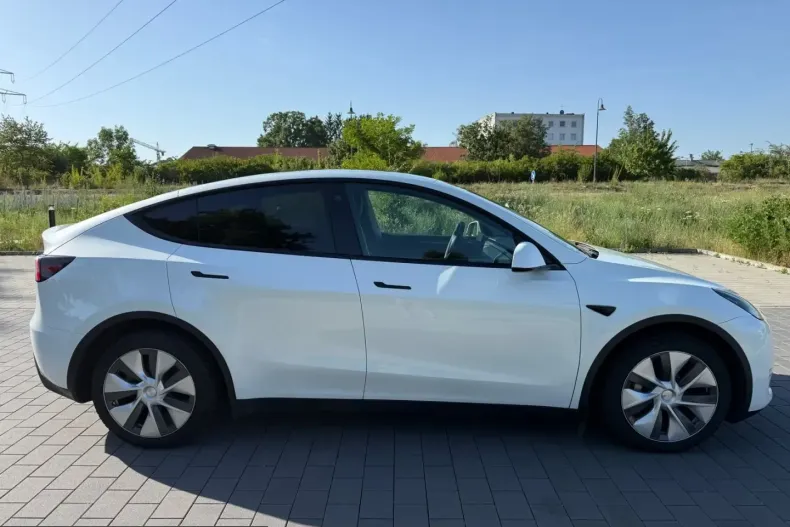 Tesla Model Y din 2024 cu 42.720 km - oferta TES226701 - foto 3
