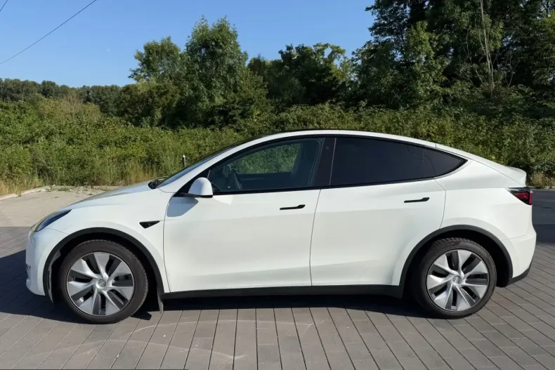 Tesla Model Y din 2024 cu 42.720 km - oferta TES226701 - foto 4