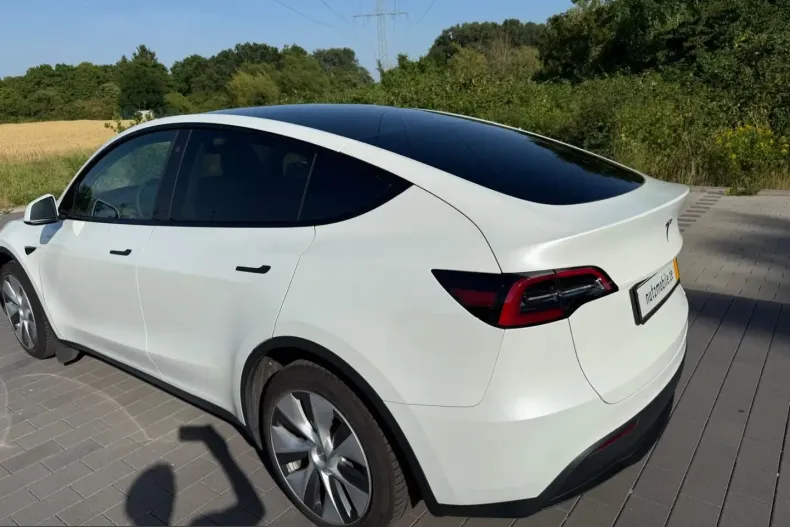 Tesla Model Y din 2024 cu 42.720 km - oferta TES226701 - foto 8