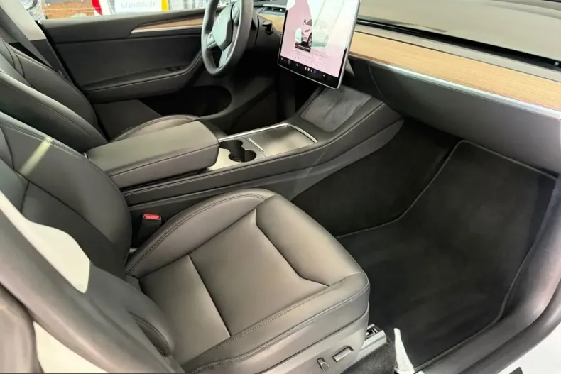 Tesla Model Y din 2024 cu 42.720 km - oferta TES226701 - foto 15