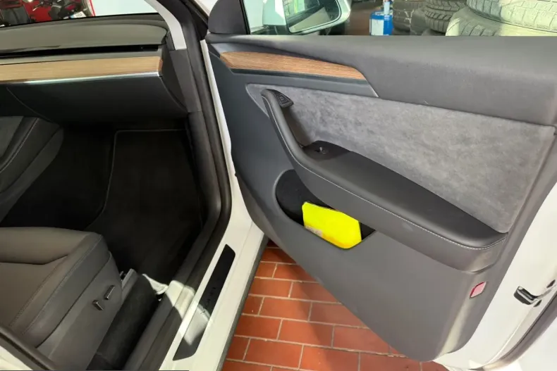 Tesla Model Y din 2024 cu 42.720 km - oferta TES226701 - foto 16