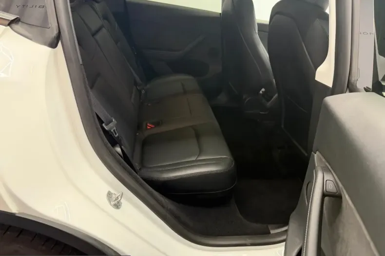 Tesla Model Y din 2023 cu 59.170 km - oferta TES226702 - foto 14