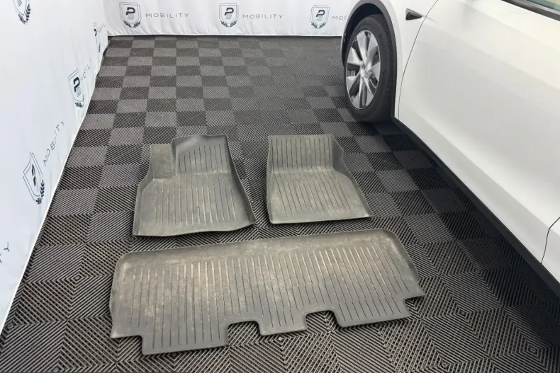 Tesla Model Y din 2023 cu 59.170 km - oferta TES226702 - foto 23