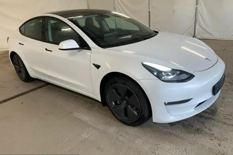Tesla Model 3 din 2023 cu 41.525 km - oferta TES226709 - foto 1