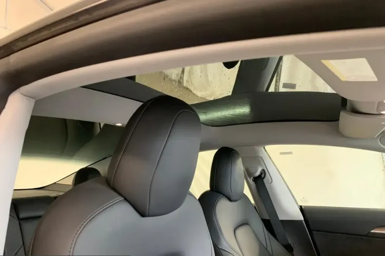 Tesla Model 3 din 2023 cu 41.525 km - oferta TES226709 - foto 3