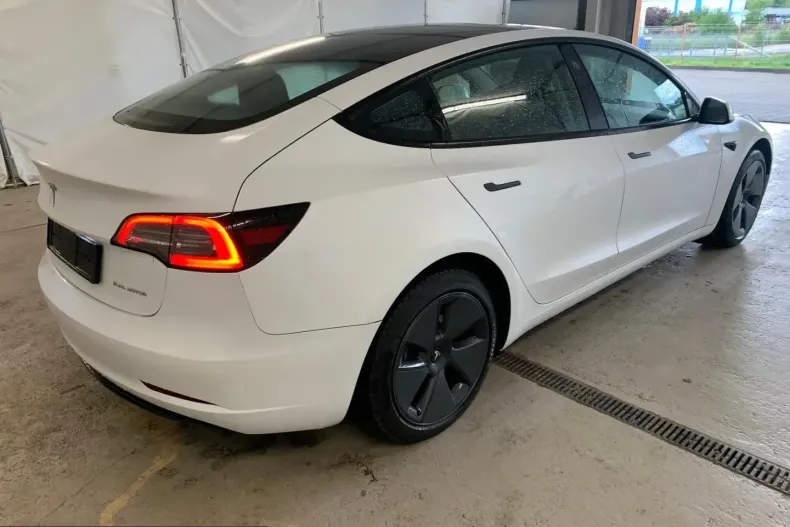 Tesla Model 3 din 2023 cu 41.525 km - oferta TES226709 - foto 4