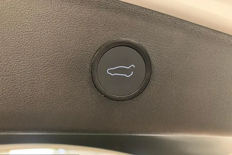 Tesla Model 3 din 2023 cu 41.525 km - oferta TES226709 - foto 6